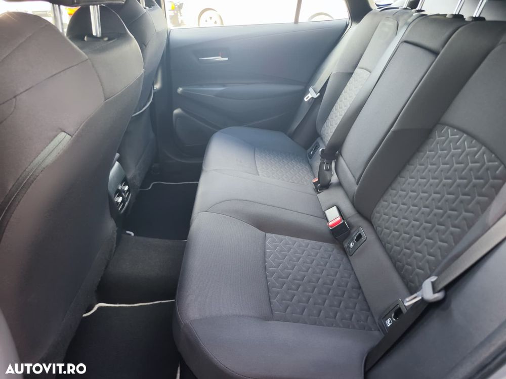 Toyota Corolla 1.8 HSD Business - 31