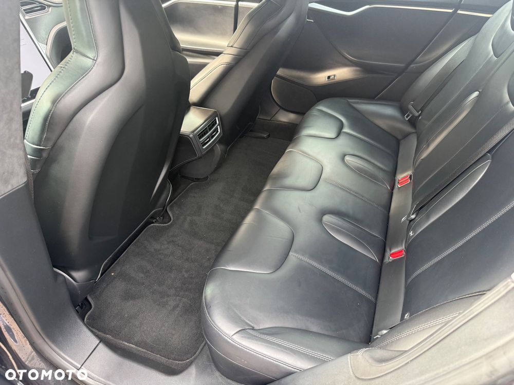 Tesla Model S - 19