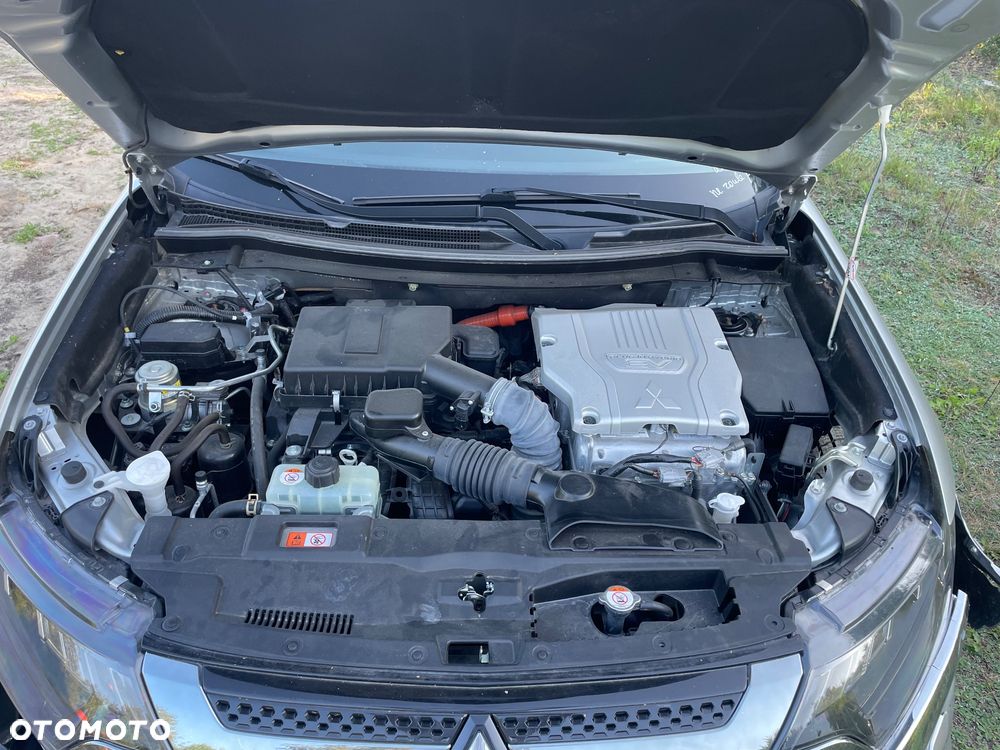 Mitsubishi Outlander Instyle + - 8