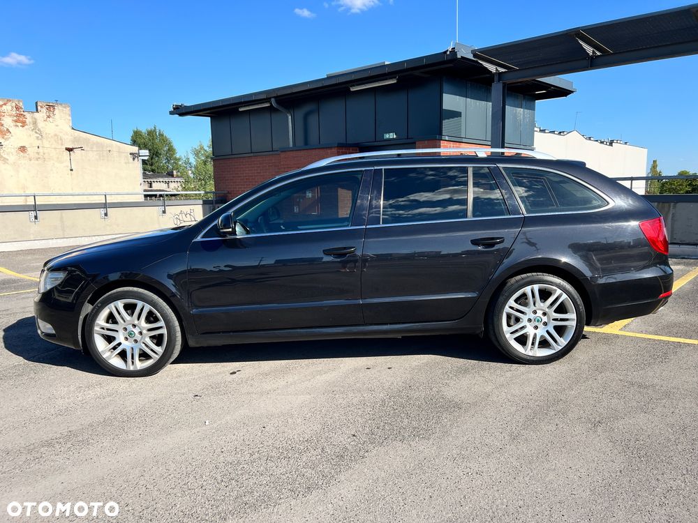 Skoda Superb 2.0 TDI Elegance DSG - 2