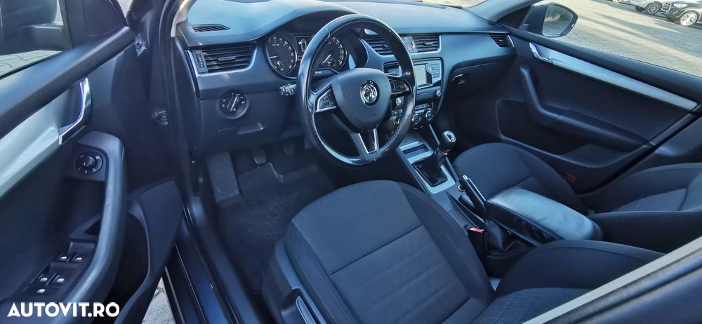 Skoda Octavia 1.6 TDI (Green tec) 4x4 Style - 11