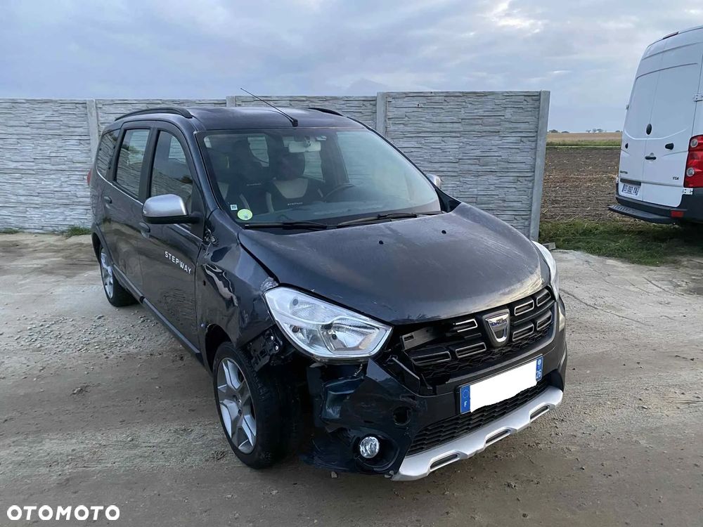 Dacia Lodgy 1.5 Blue dCi Stepway S&S - 11