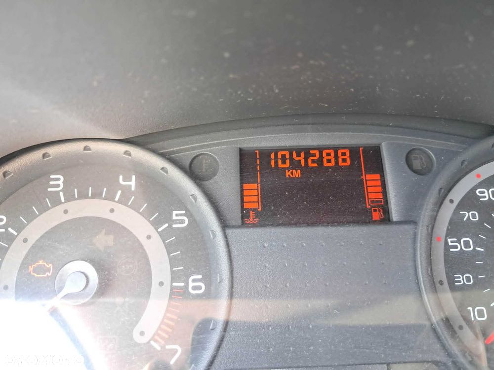 Renault Clio - 8