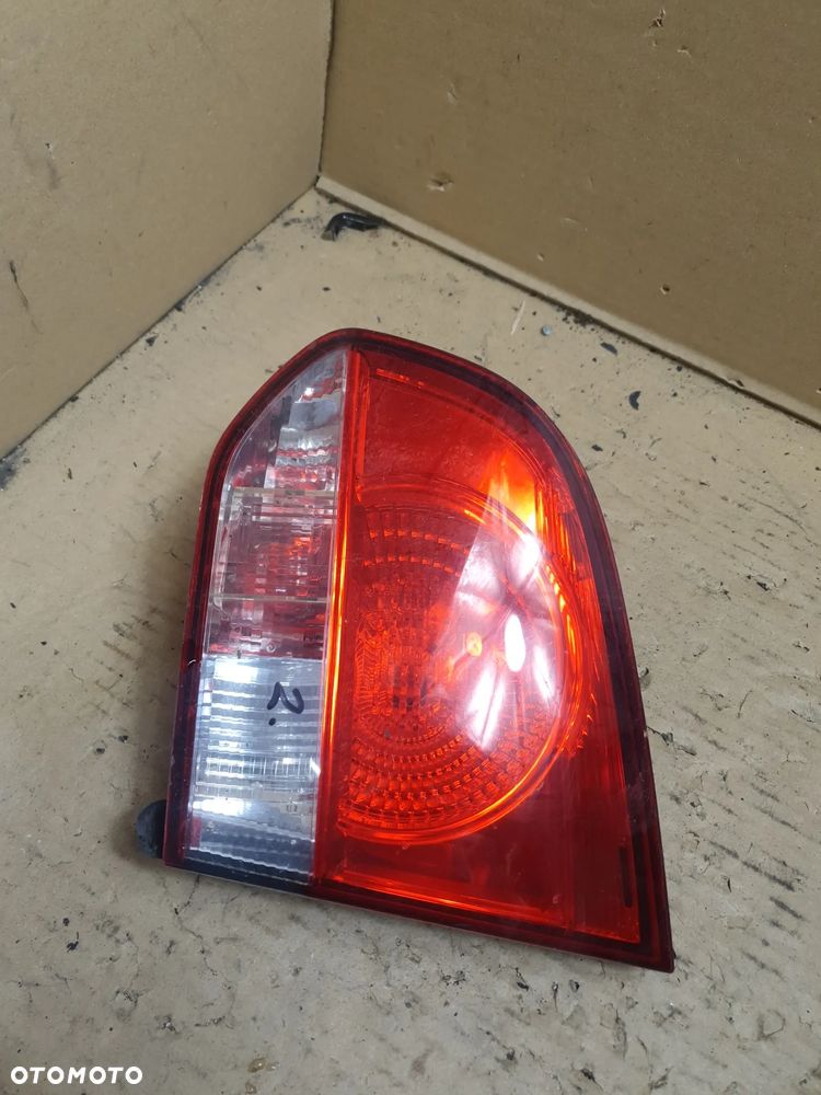 . LAMPA PRAWA W KLAPE VOLKSWAGEN GOLF 6 HB - 5