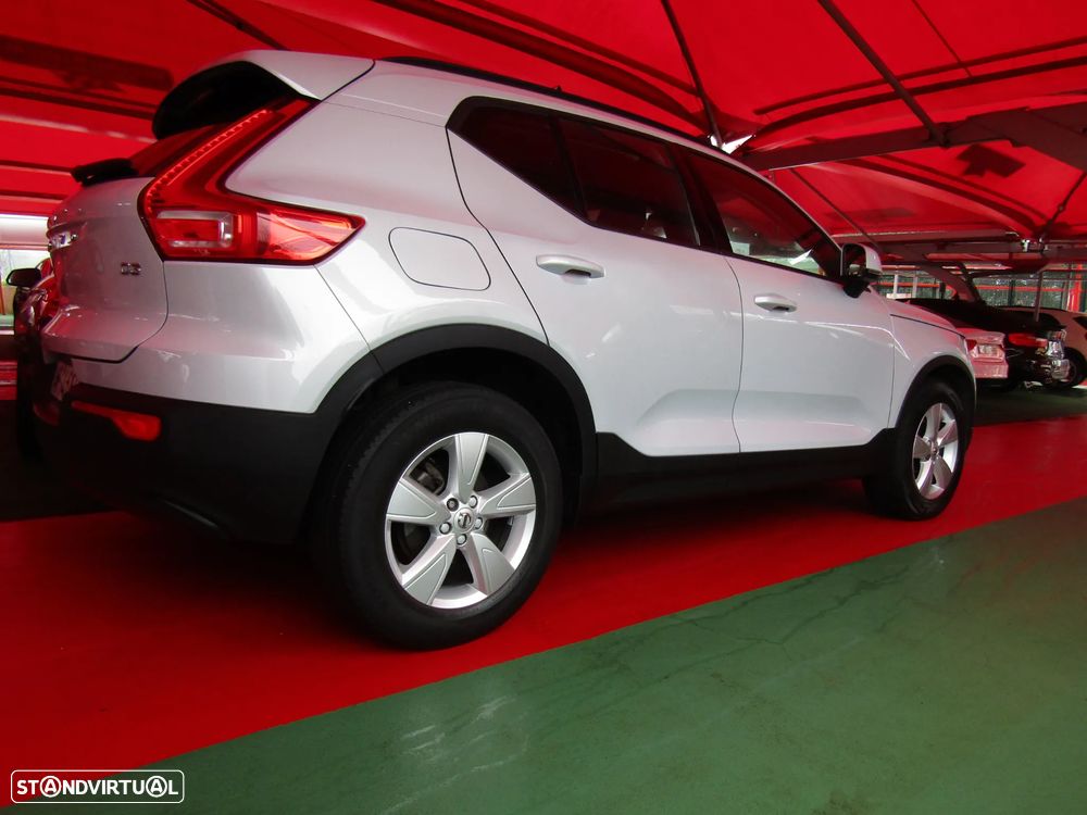 Volvo XC 40 2.0 D3 Momentum - 4