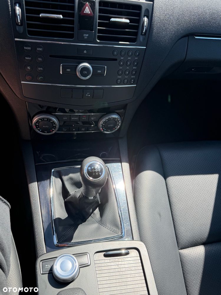 Mercedes-Benz Klasa C 180 Kompressor BlueEFFICIENCY Elegance - 16