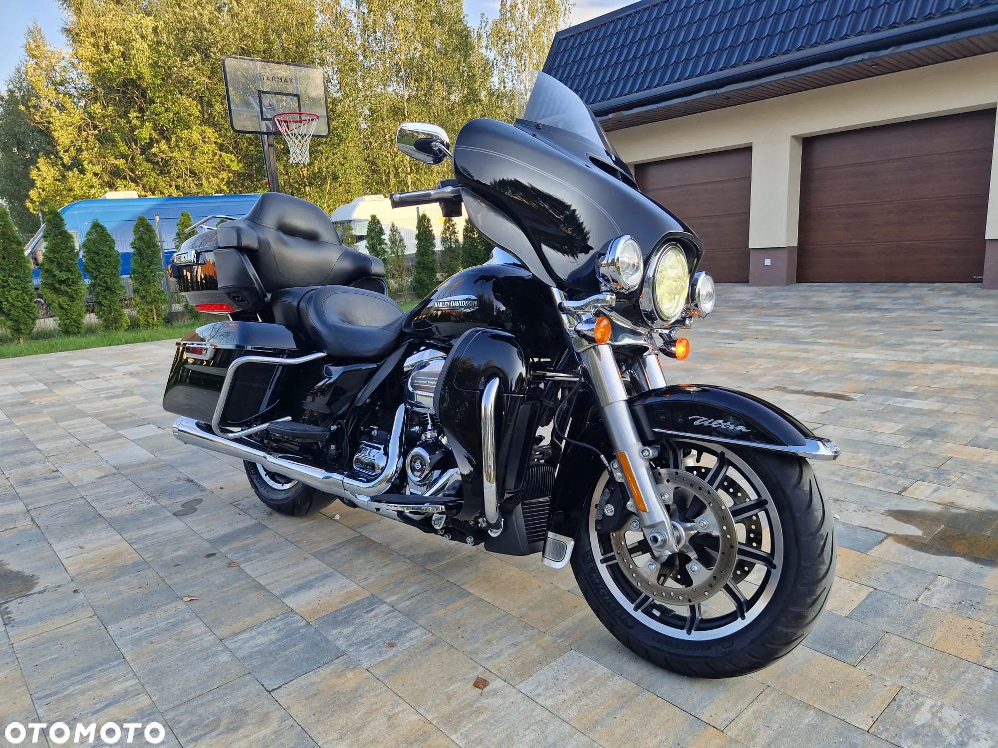 Harley-Davidson FLHTCU Ultra - 1