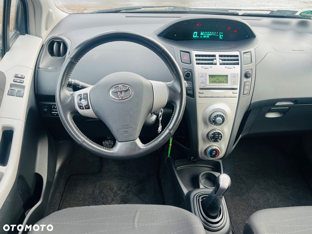 Toyota Yaris 1.0 VVT-i Sol - 10