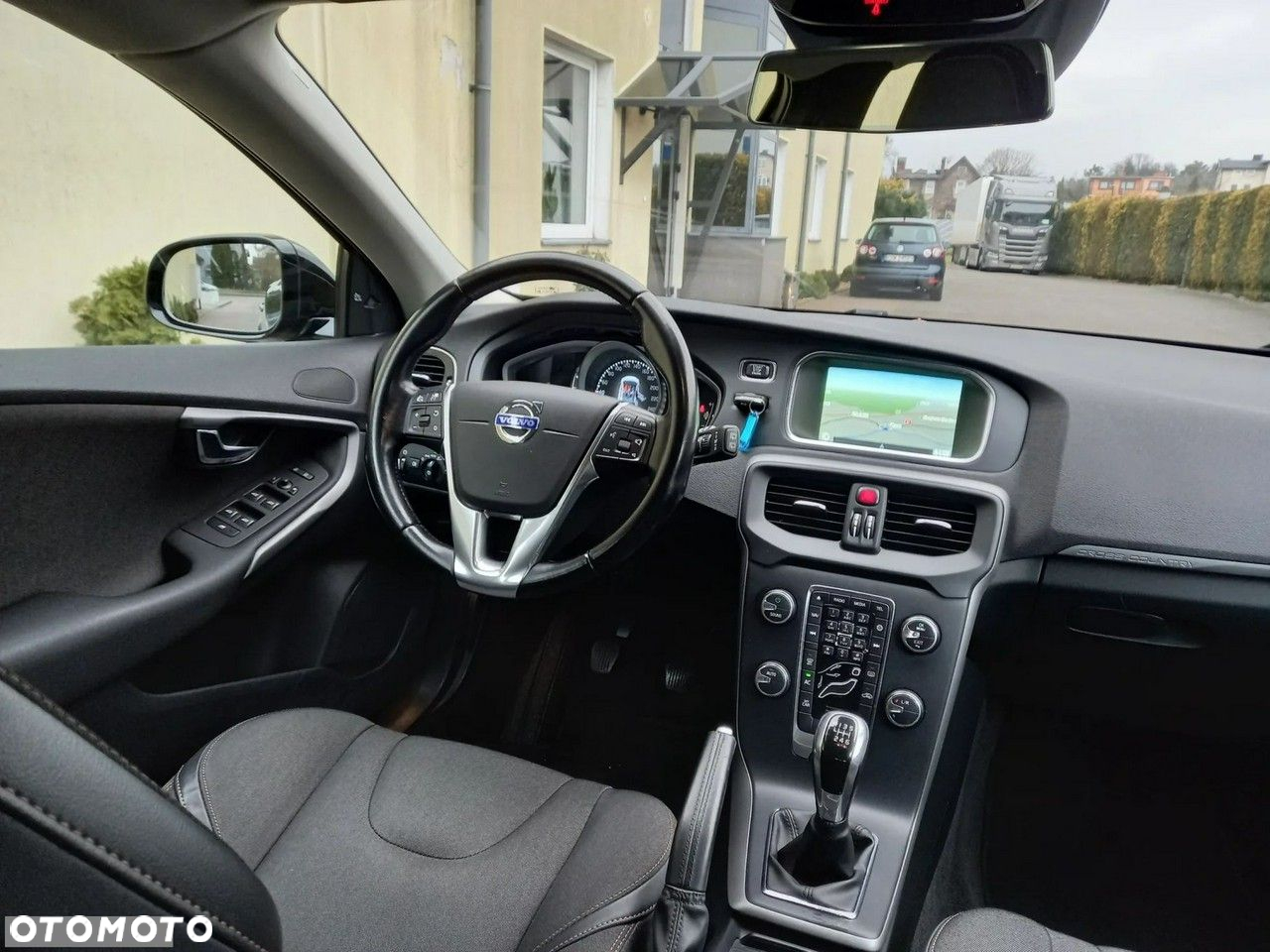 Volvo V40 Cross Country D2 Momentum - 23