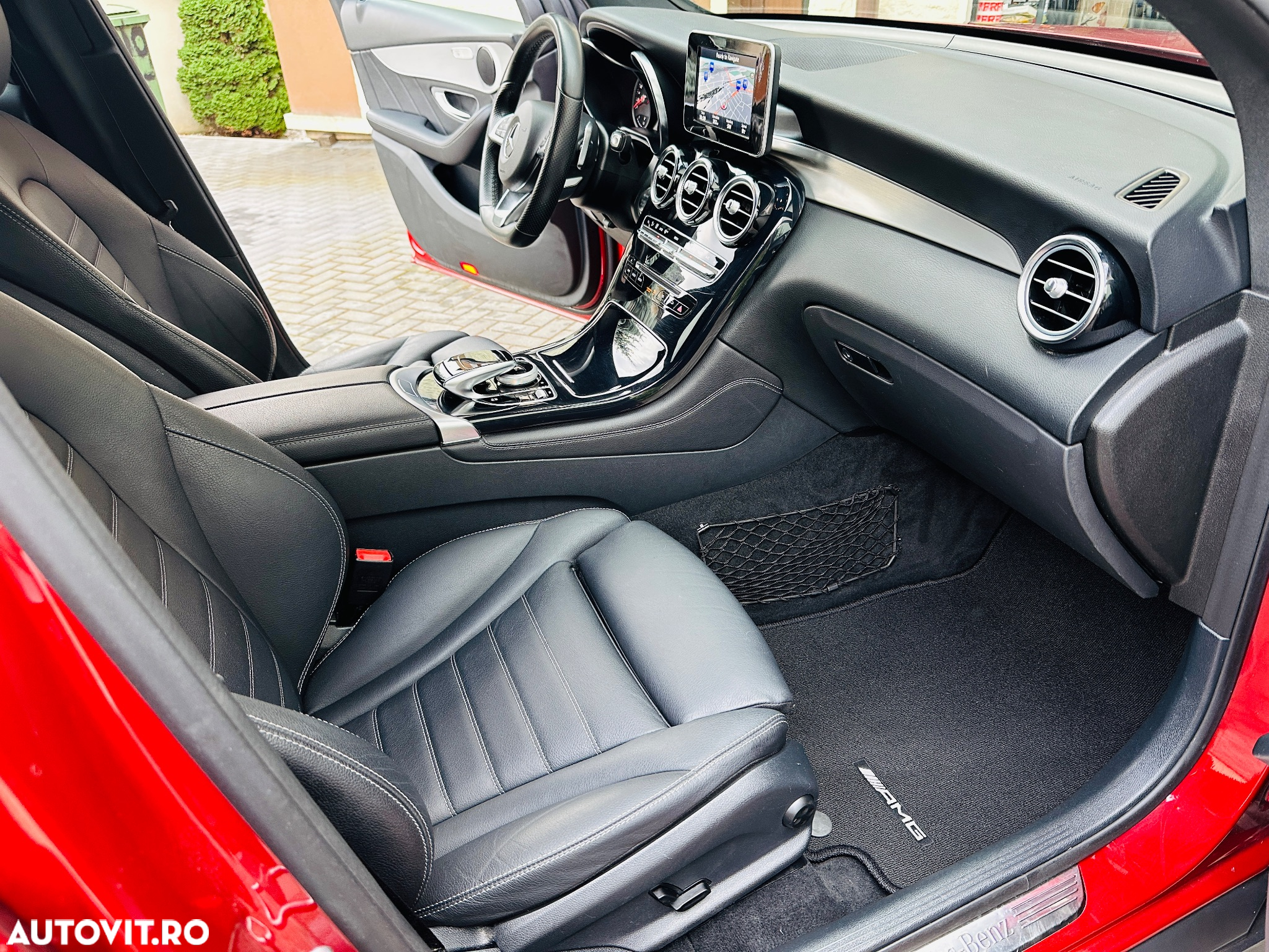 Mercedes-Benz GLC Coupe 250 4Matic 9G-TRONIC AMG Line - 9
