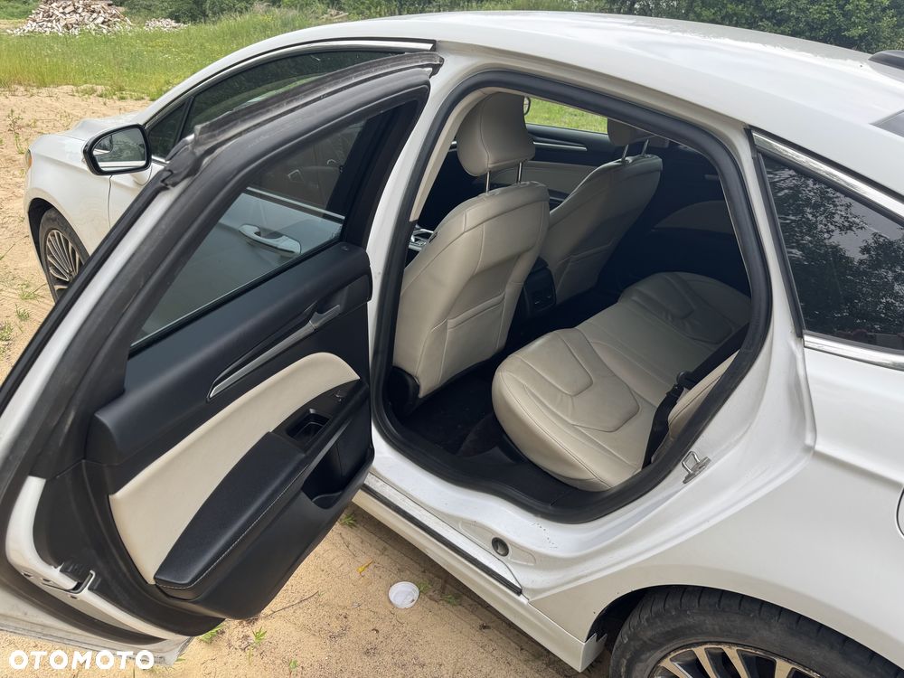 Ford Fusion 2.0 EcoBoost Titanium - 12