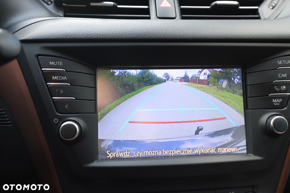 Toyota Avensis 1.8 Premium MS - 10