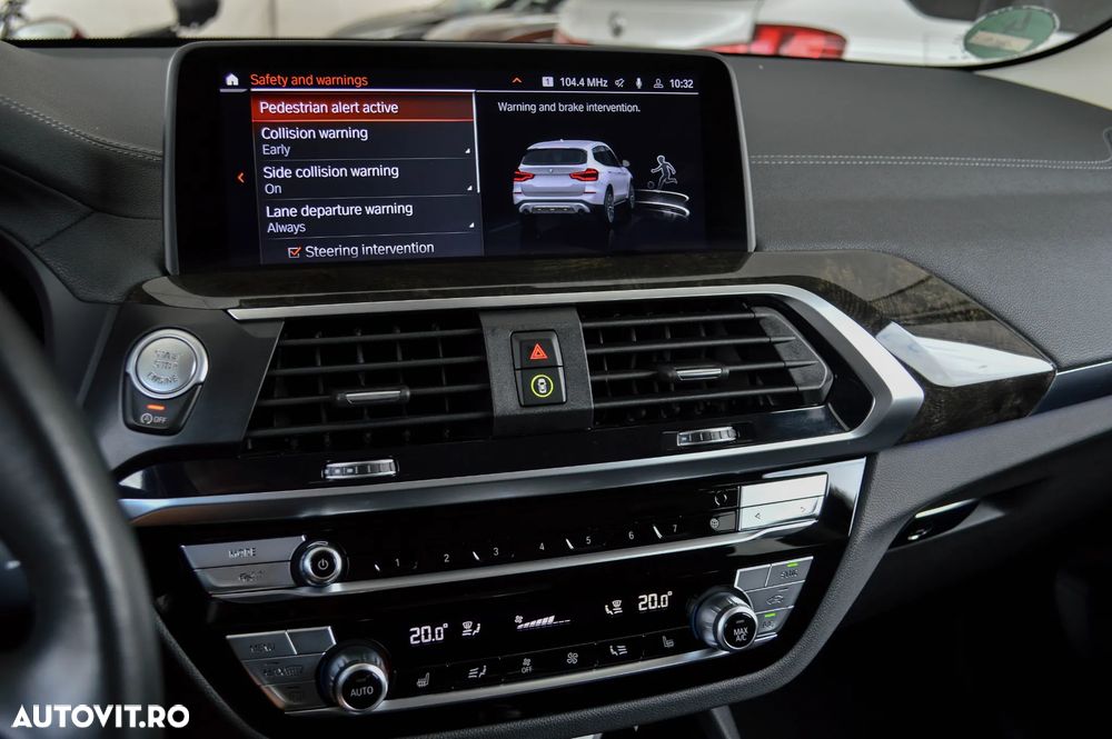 BMW X3 xDrive20i AT Luxury Line - 26