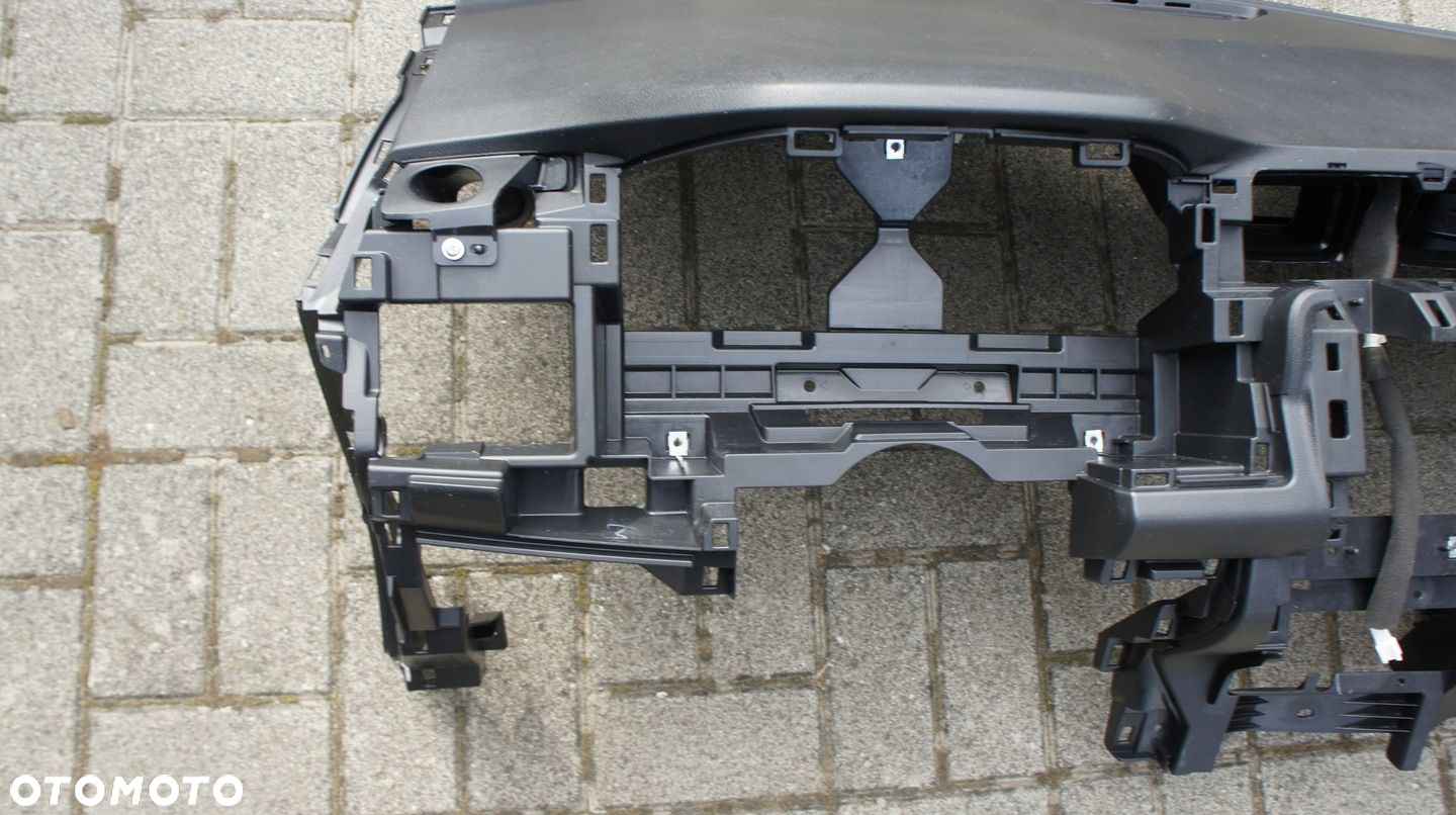 KONSOLA DESKA ROZDZIELCZA KOKPIT NISSAN LEAF II - 2