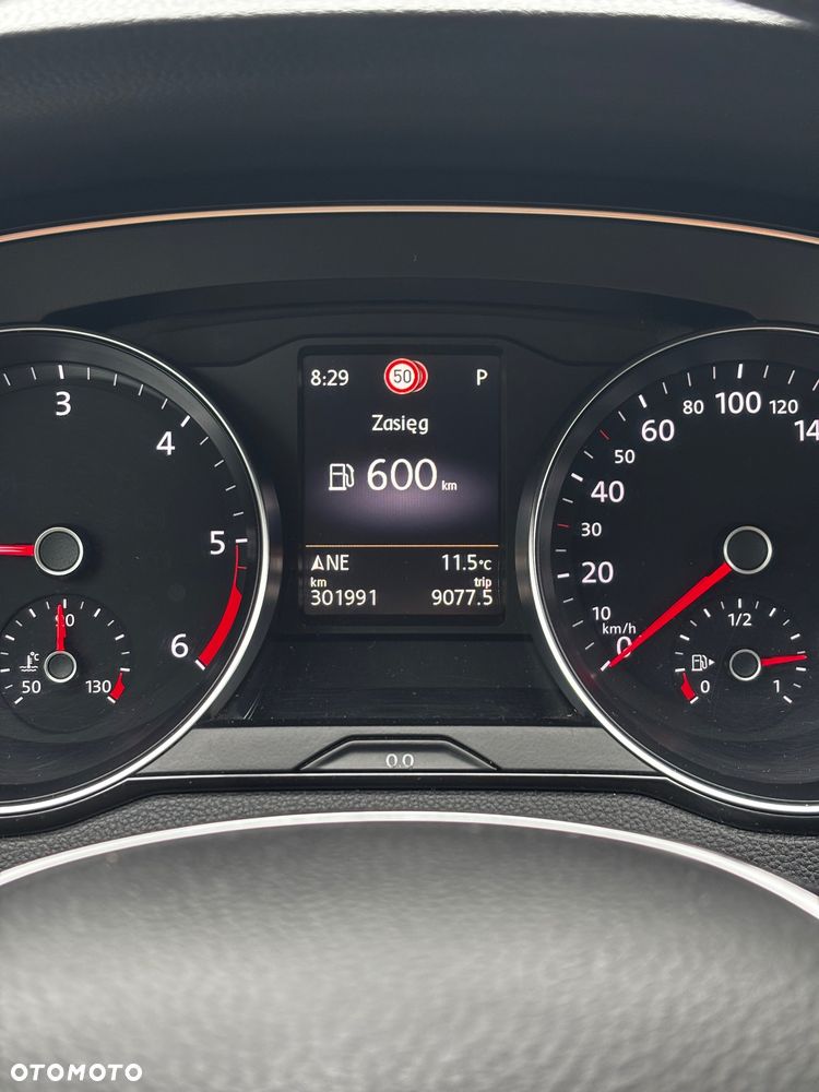 Volkswagen Passat - 9