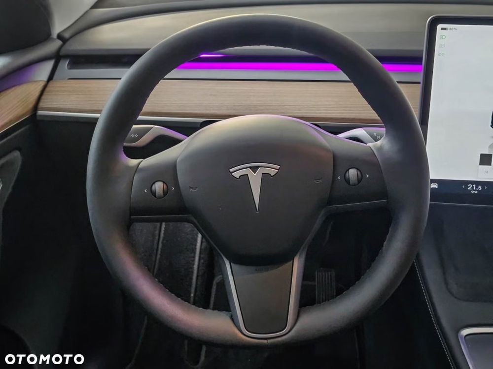 Tesla Model Y Long Range AWD - 15