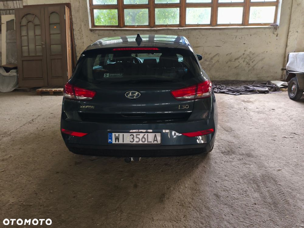Hyundai i30 1.5 DPI Classic + - 6