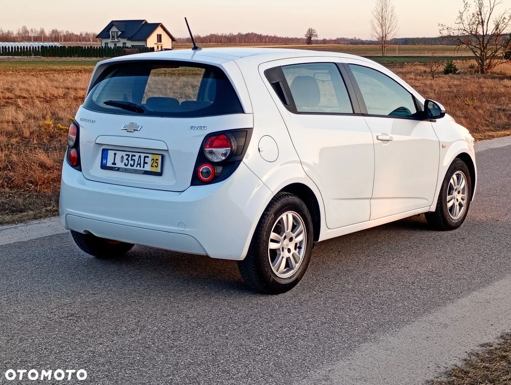 Chevrolet Aveo 1.2 LT - 10