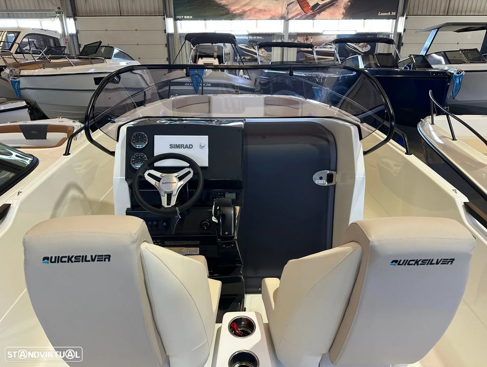 Quicksilver Activ 805 Open - 15