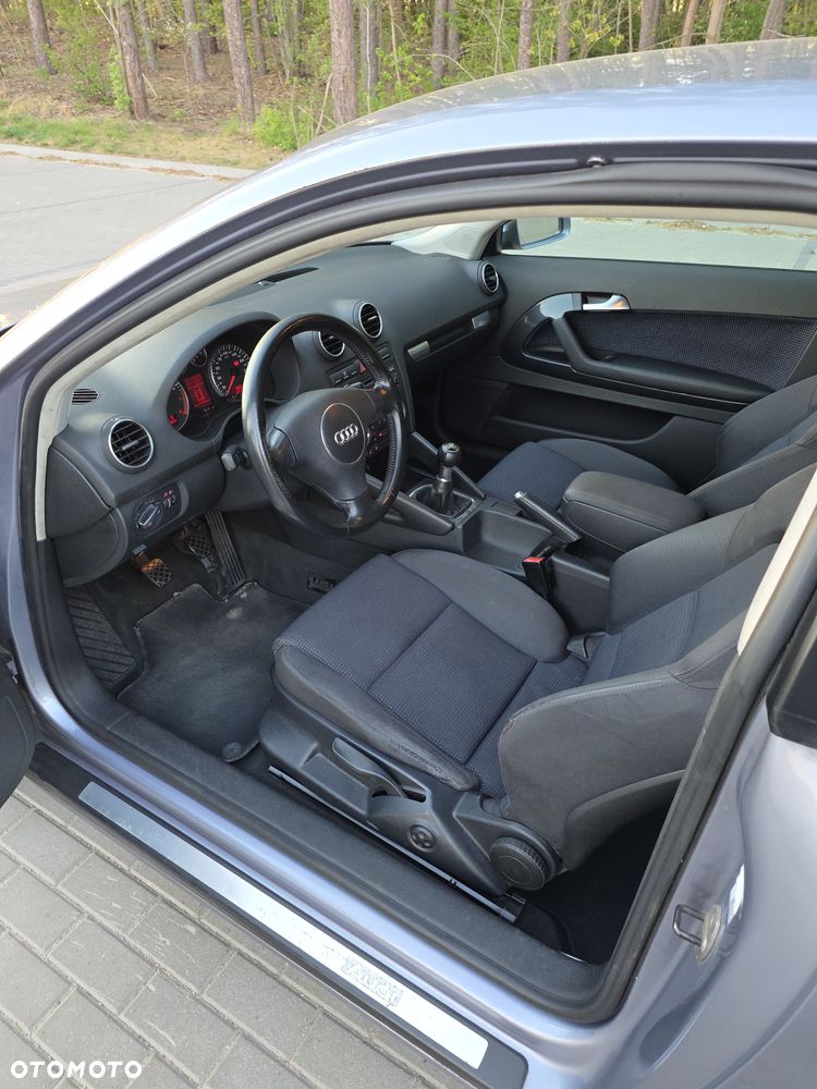 Audi A3 3-drzwiowe 1.6 S Line Sportpaket plus - 9