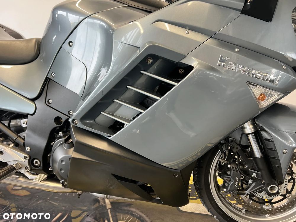Kawasaki GTR - 25