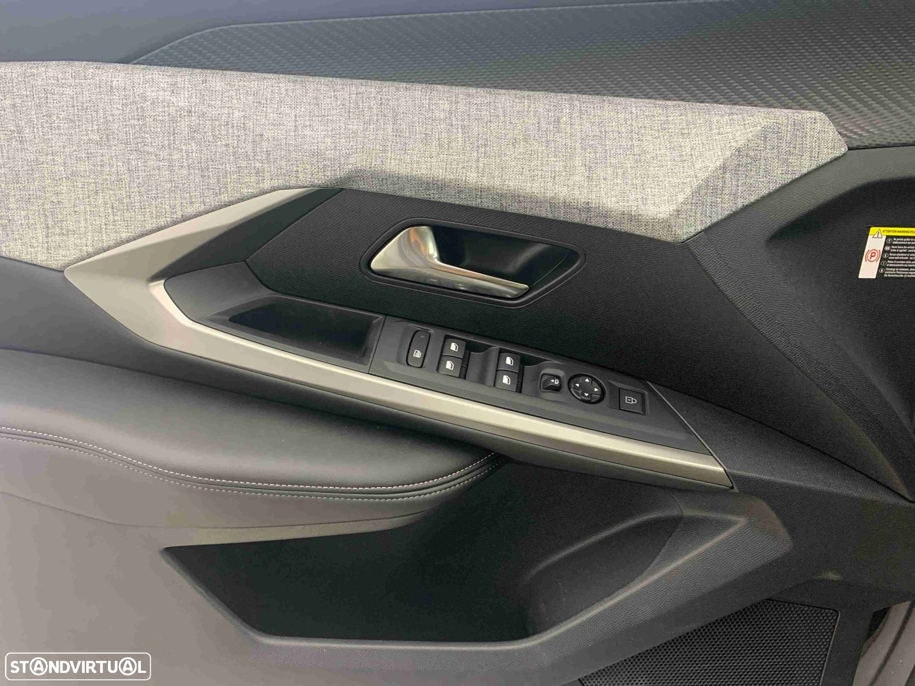 Peugeot 5008 1.2 Hybrid Allure e-DCS6 - 11