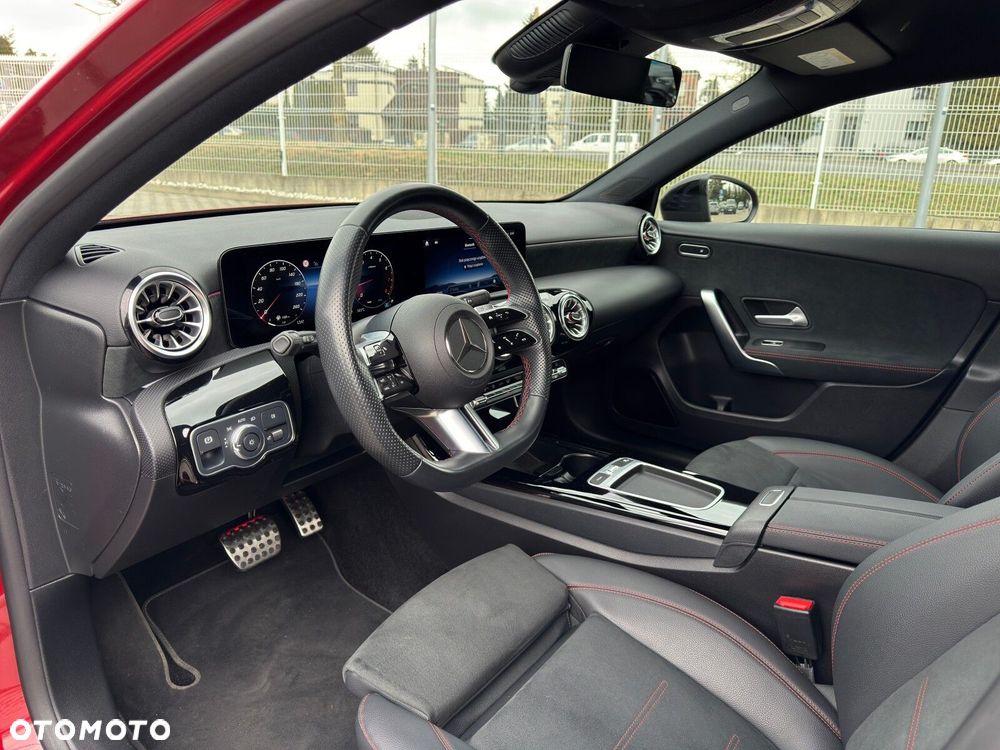 Mercedes-Benz Klasa A 200 AMG Line 7G-DCT - 16