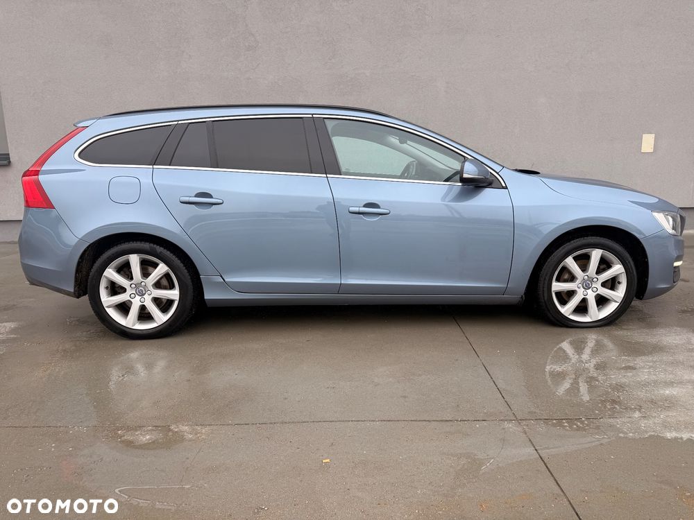 Volvo V60 D4 Drive-E Momentum - 9