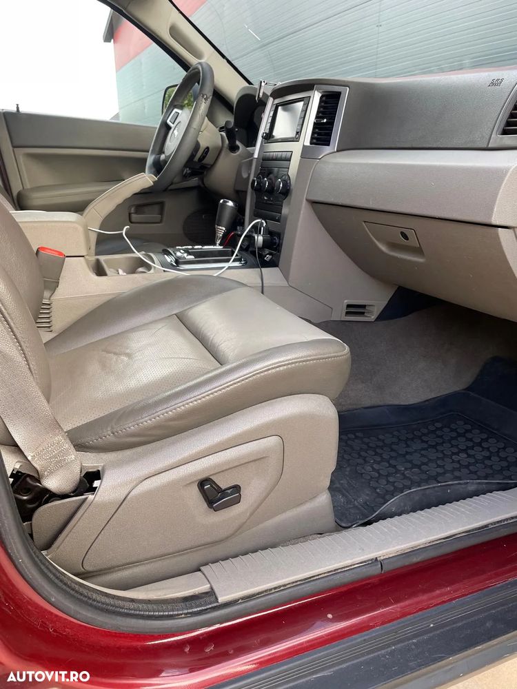 Jeep Grand Cherokee - 14