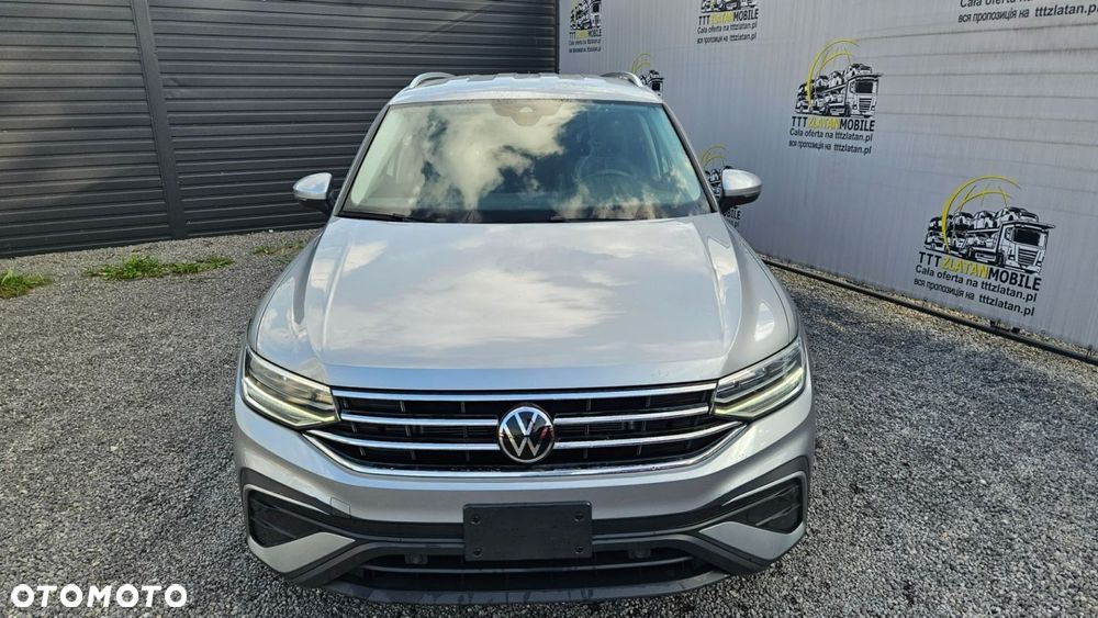 Volkswagen Tiguan - 1