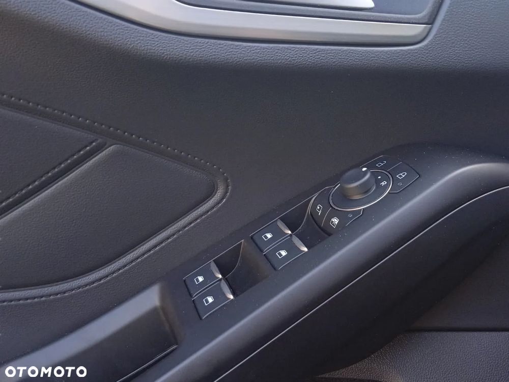 Ford Focus 1.0 EcoBoost Titanium X - 30