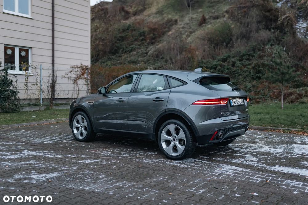 Jaguar E-Pace 2.0 i4P AWD R-Dynamic - 11