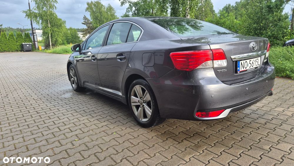 Toyota Avensis 2.0 D-4D Premium - 3