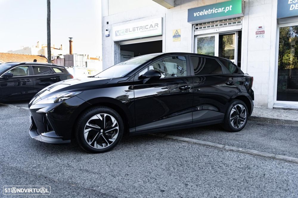 MG MG4 64 kWh Luxury - 5