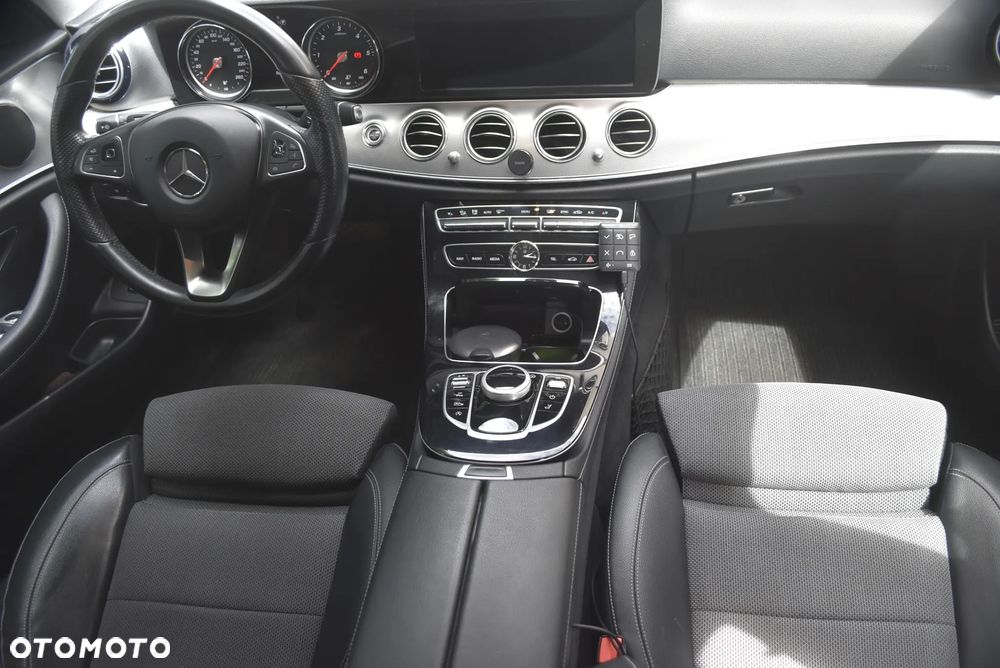 Mercedes-Benz Klasa E 220 d 9G-TRONIC Exclusive - 7