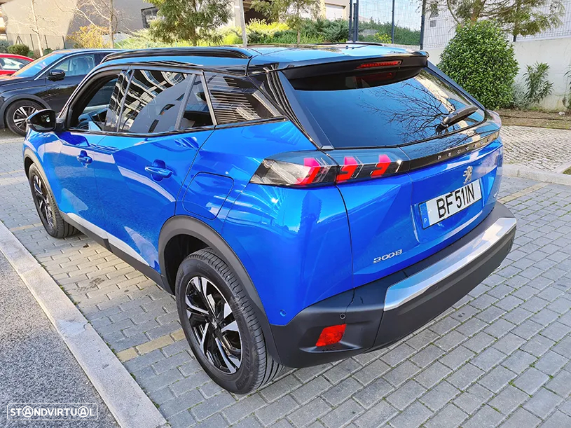 Peugeot 2008 BlueHDi 130 EAT8 GT - 4