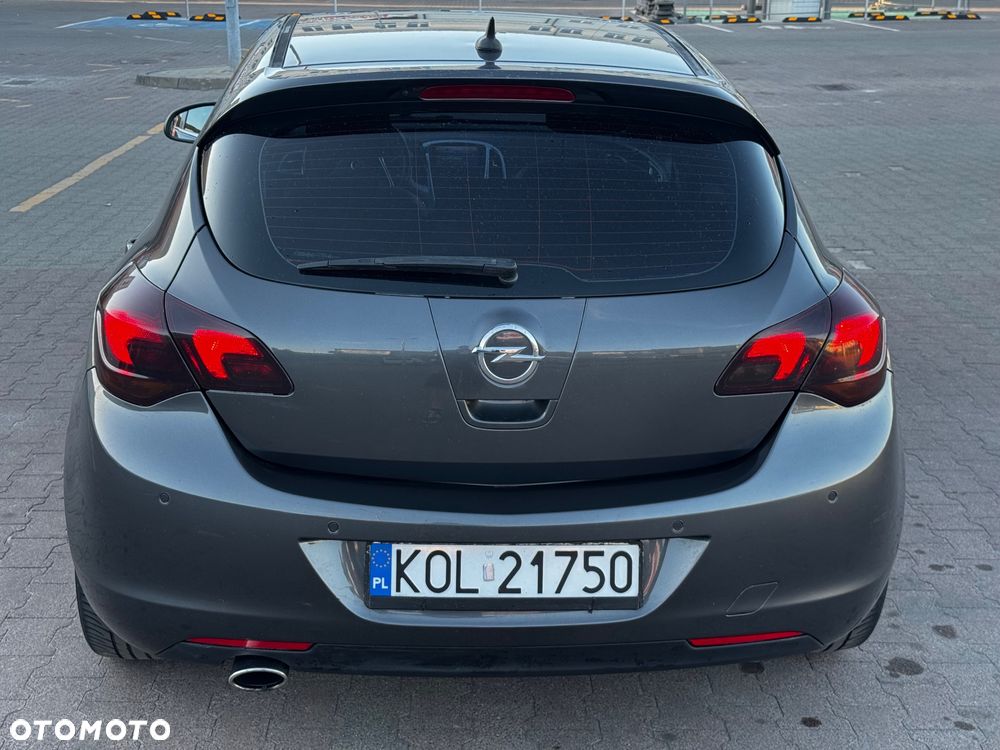 Opel Astra 1.6 T Cosmo - 9