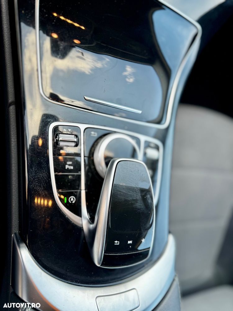 Mercedes-Benz C 220 d Coupe 4Matic 9G-TRONIC - 16