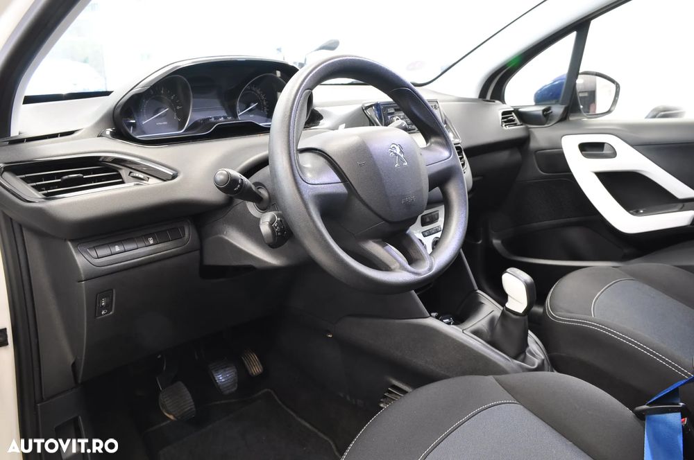 Peugeot 208 1.0 E Active - 8