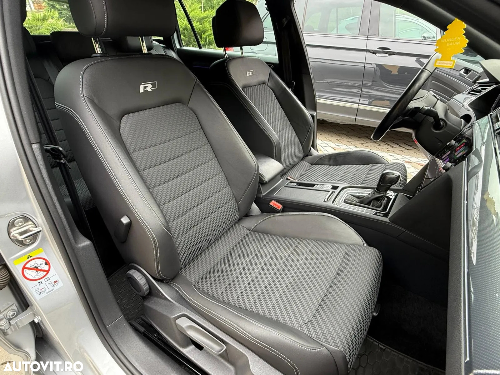 Volkswagen Passat Variant 2.0 TDI SCR DSG Business - 25
