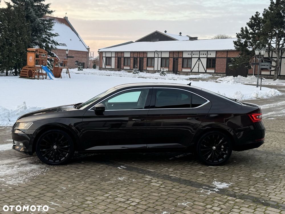 Skoda Superb 2.0 TDI 4x4 L&K DSG - 19