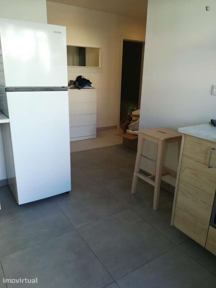 Quarto - localizado em Carcavelos Lisbon - Grande imagem: 2/12