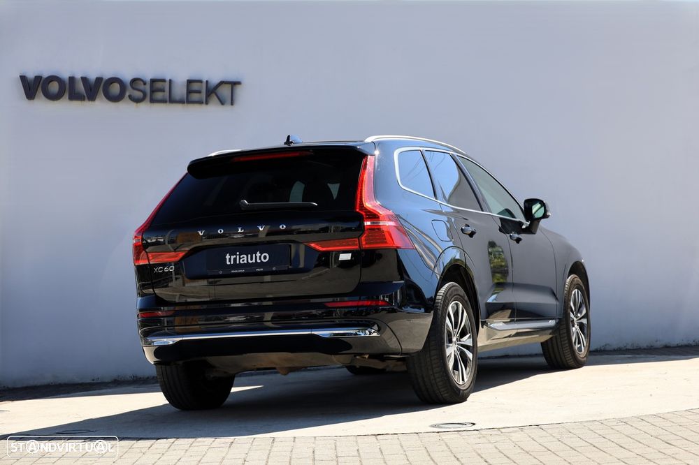 Volvo XC 60 2.0 T6 PHEV Essential AWD - 34