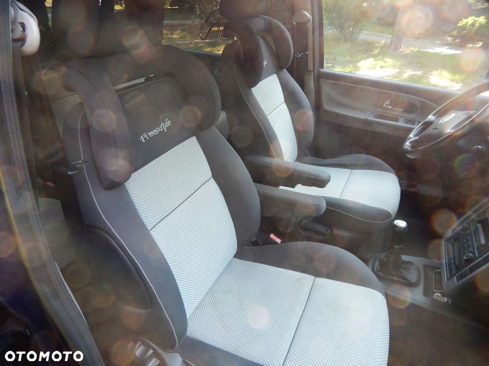 Volkswagen Sharan 1.9 TDI Freestyle - 9