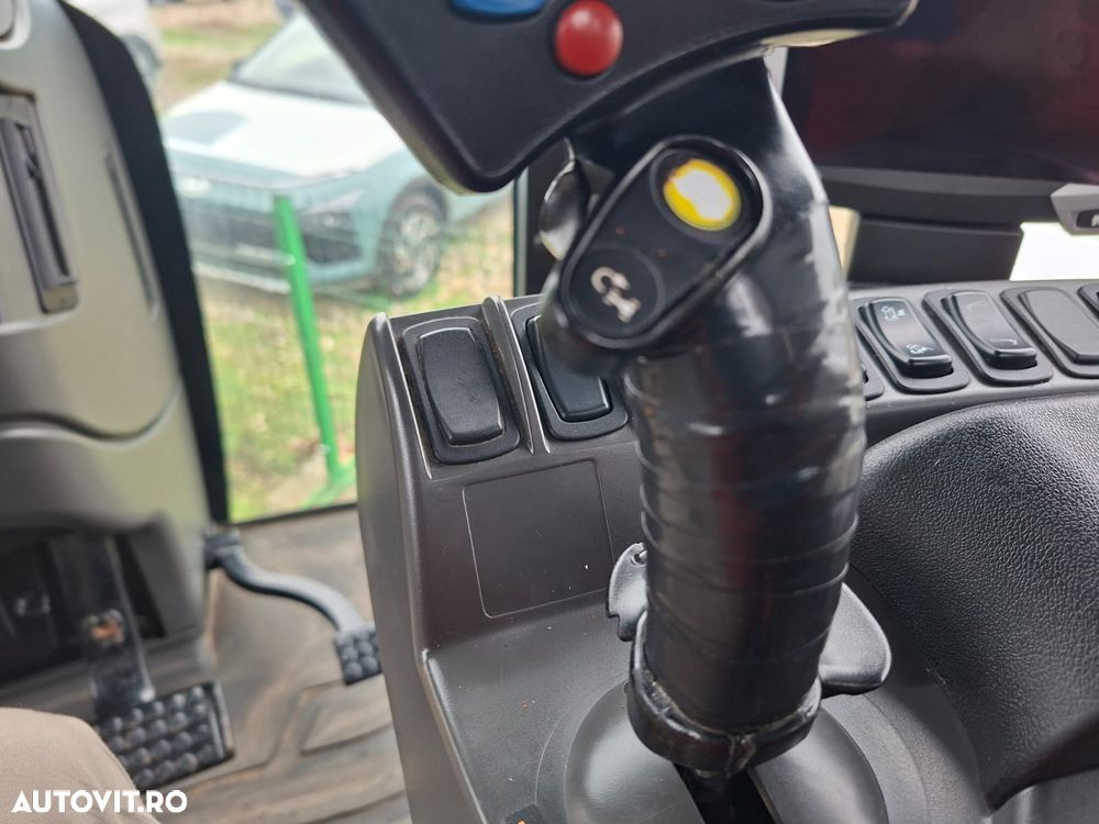 Challenger ROGATOR 635 SPRAYER - 11