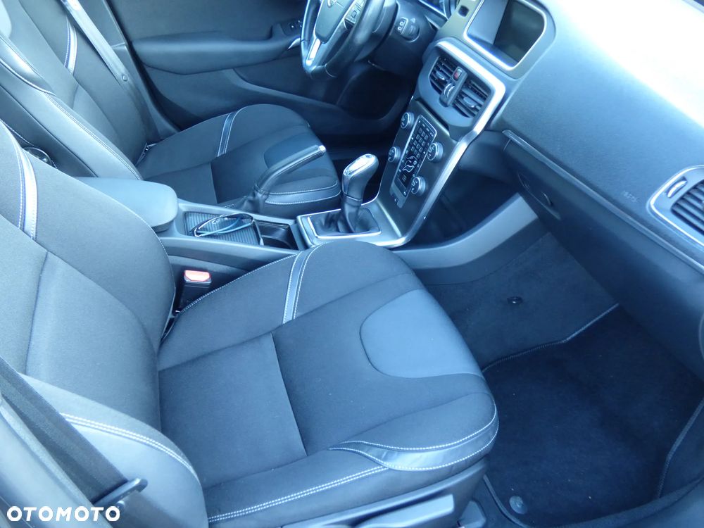 Volvo V40 D2 You - 13