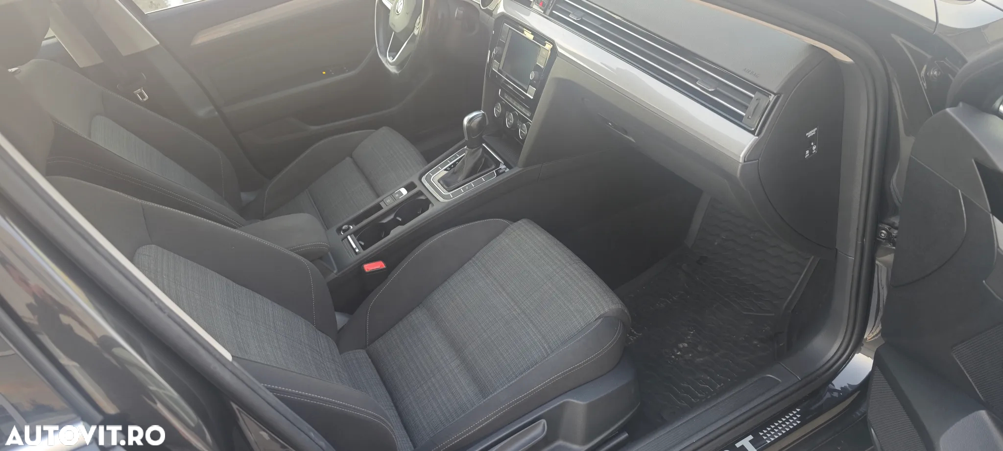 Volkswagen Passat 2.0 TDI DSG Comfortline - 12