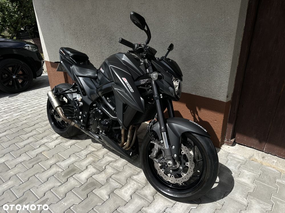 Suzuki GSX - 32