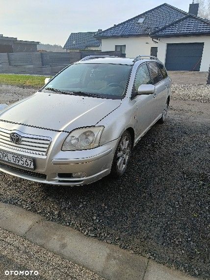 Toyota Avensis - 2