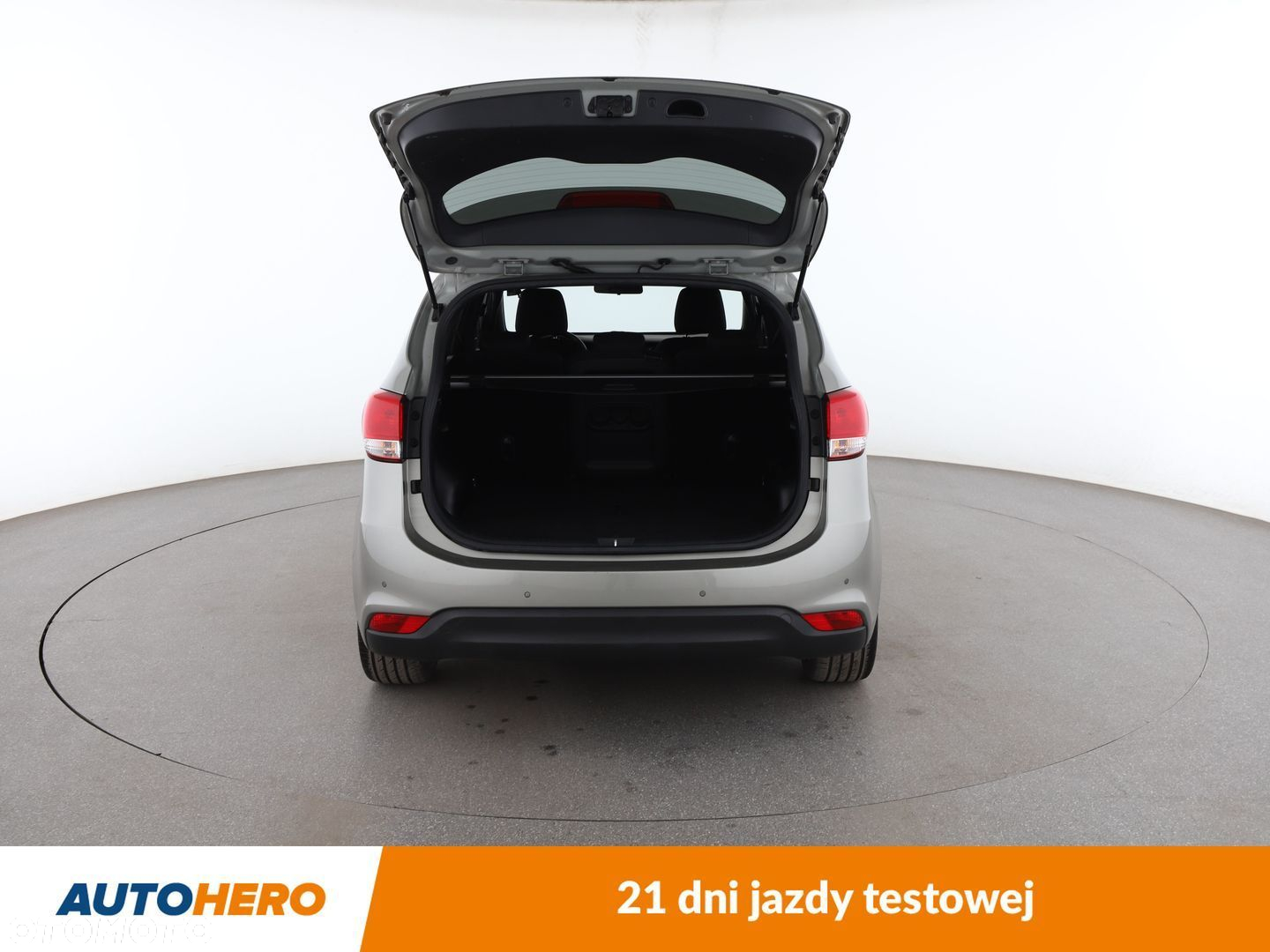 Kia Carens - 16